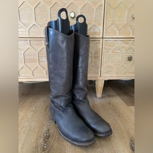 Women’s Frye Melissa Boot. Grey. Size 9.